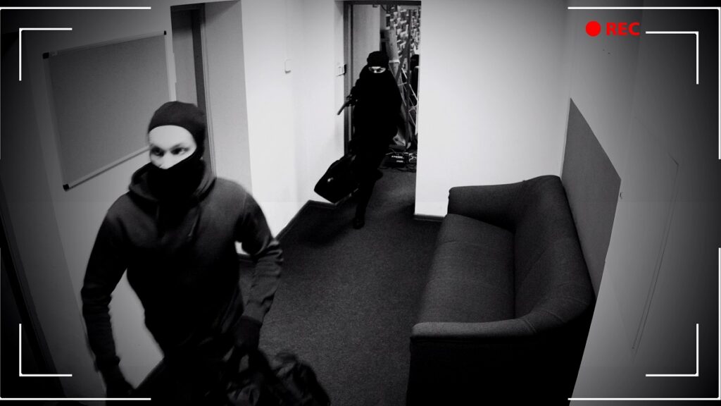 tirate-al-piso-intentan-someter-a-presunto-ladron-en-tienda-pero-se-les-escapa-en-cdmx