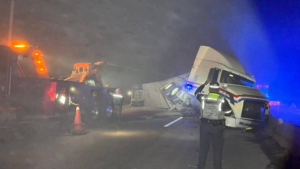 Accidente en la Toluca-Palmillas provoca cierre.