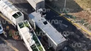 Tráiler robado impacta caseta de Tepotzotlán en la México-Querétaro