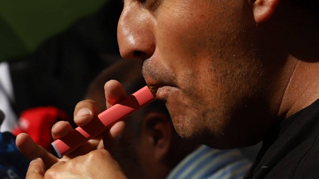 Desde este 16 de enero queda prohibida en México la producción, venta y uso de vapeadores tras reforma constitucional.