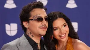 Christian Nodal se hace un nuevo tatuaje en el cuello; ¿será por Ángela Aguilar?