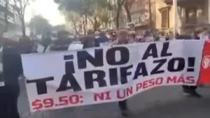Liberan a cuatro estudiantes de la UdeG detenidos tras protesta contra el tarifazo en Guadalajara