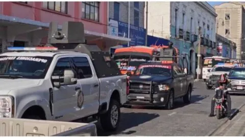 Agreden y roban equipo de trabajo a camarógrafo y reportera durante cobertura informativa en Puebla