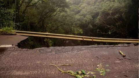 Accidente en Chilapa deja dos colaboradores de Morena muertos