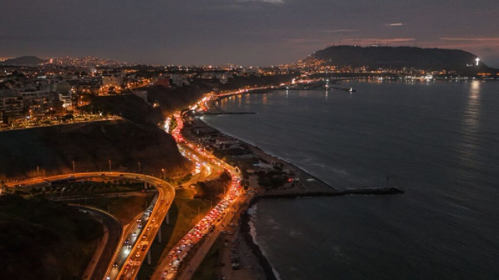Activan alerta en costas de Perú ante eventual llegada de “El Niño Costero”.