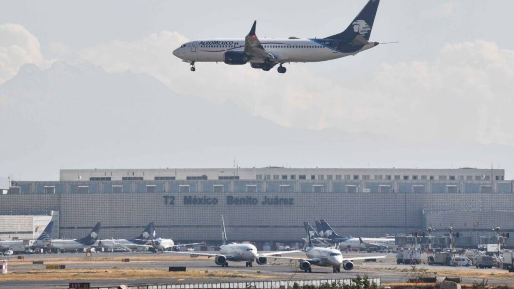 Llaman a usar Línea 4 del Metrobús para llegar al AICM.