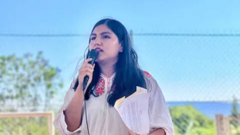 Pobladores irrumpen en Congreso de Oaxaca y se llevan a alcaldesa; hay 30 detenidos