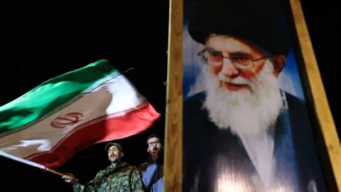 Alí Jamenei: del heredero inesperado de la revolución islámica al hombre más poderoso de Irán