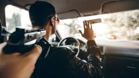 Chofer de Uber frustra asalto armado en Puebla; video se vuelve viral