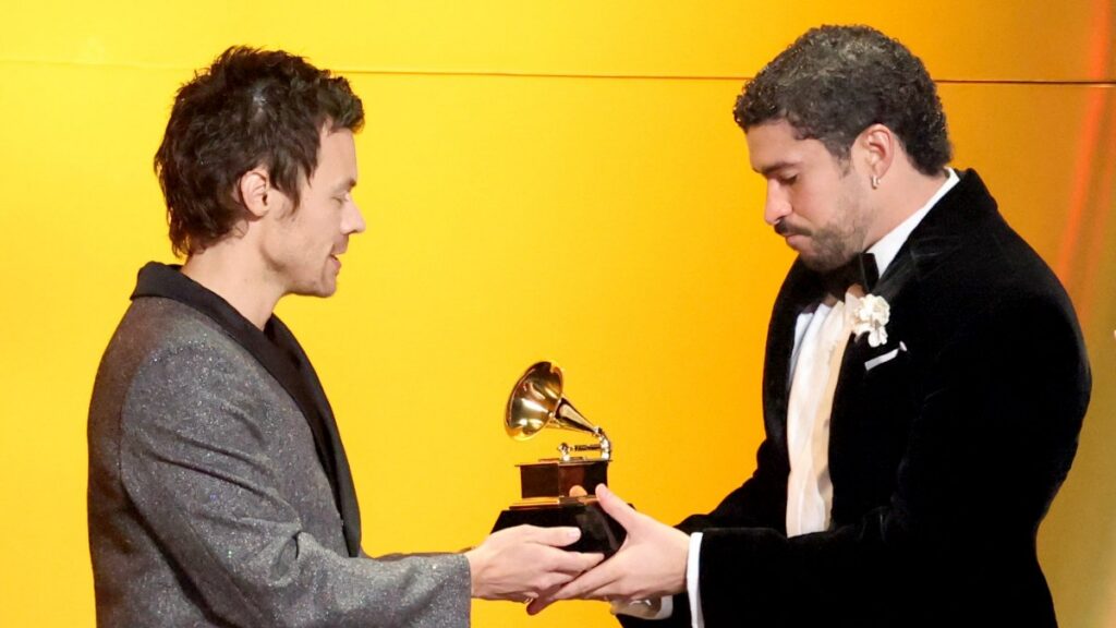 Bad Bunny hace historia al ganar el Grammy a Álbum del Año, es el primer disco en español en lograrlo