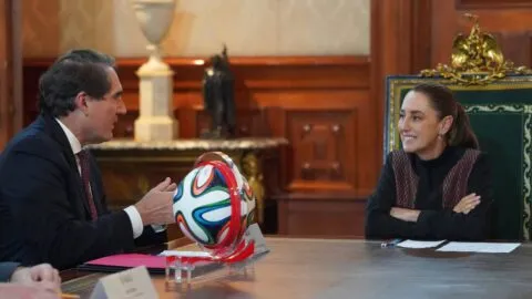 Sheinbaum anuncia que Coca‑Cola invertirá 6 mil millones de dólares en México