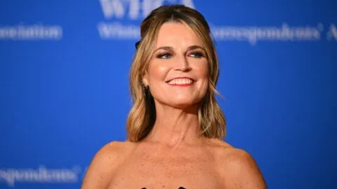 Conductora de televisión Savannah Guthrie suplica a secuestradores en video por la vida de su madre