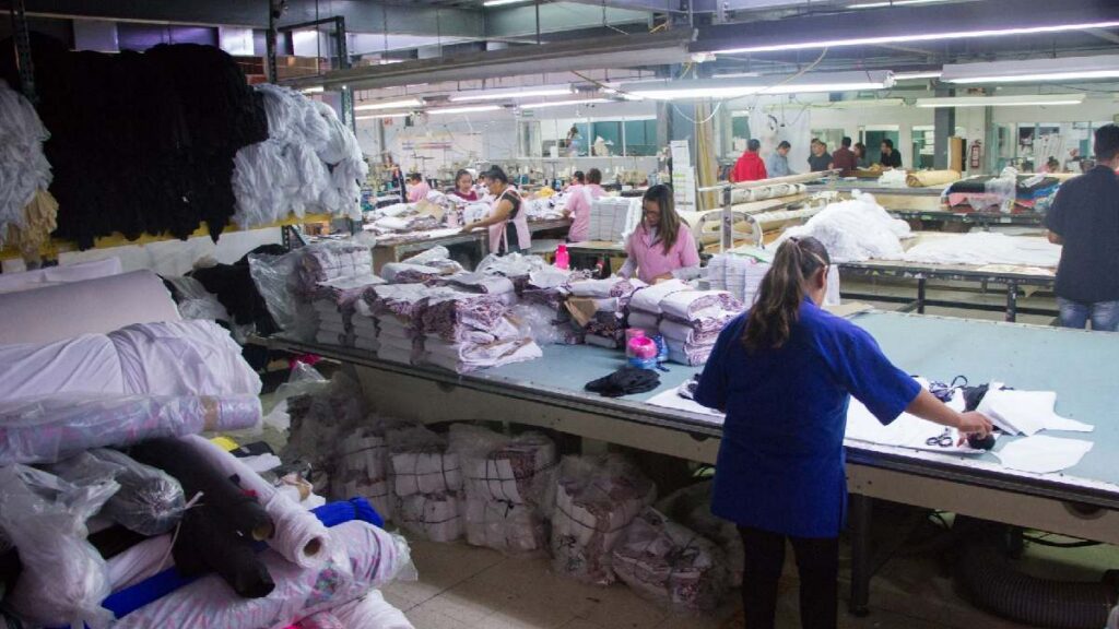 Crecen las actividades industriales en diciembre del 2025; cae fabricación de ropa