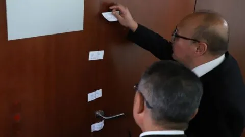 Perfilan cierre definitivo de salón de belleza del Senado