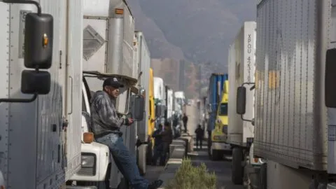 Bajan ataques a transportistas, pero aumentan en violencia: CANACAR