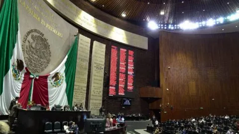 Avanza en comisiones reforma laboral de 40 horas; oposición exige 2 descansos