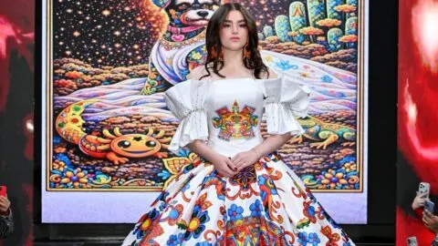 Emily Cinnamon, hija del ‘Canelo’ Álvarez, deslumbra en el New York Fashion Week con espectacular vestido