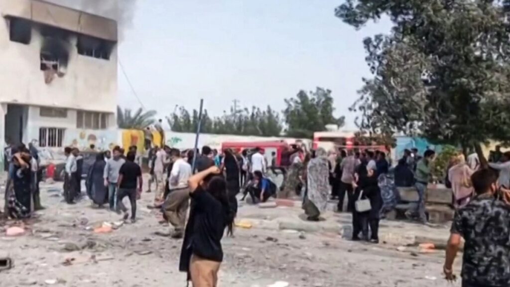 Escuela bombardeada por Israel e Israel en Irán