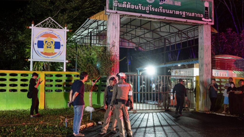 Hombre toma rehenes en escuela de Tailandia