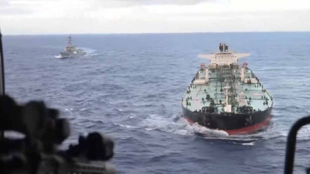 Estados Unidos intercepta a buque petrolero que evadió bloqueo en el Caribe