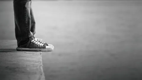 Estudiante muere tras lanzarse de edificio de Universidad en Villahermosa