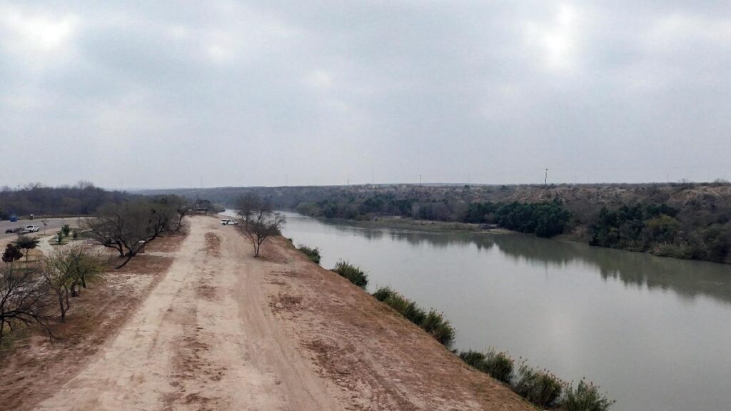 Gobierno de Donald Trump va por expropiación de casas en Laredo para construir muro fronterizo