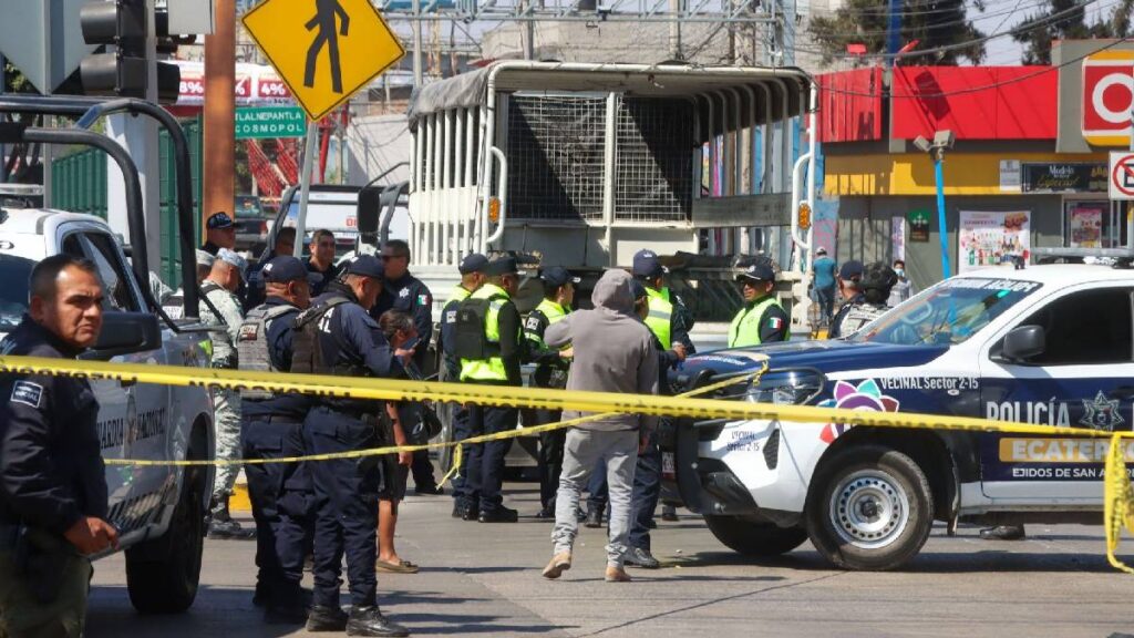 Camión de Guardia Nacional embiste moto en Mexibús Ecatepec: 1 muerto y 1 lesionada.
