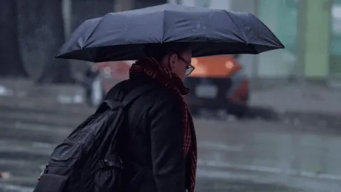 Frío y lluvia se estiman este martes 3 de febrero en CDMX