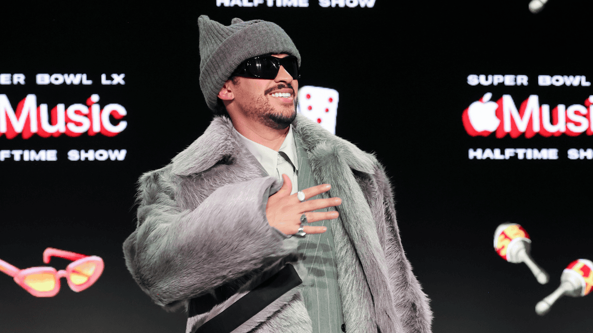 Bad Bunny hace historia en el medio tiempo del Super Bowl 2026; Lady ...