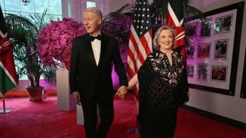 Bill y Hillary Clinton aceptan testificar ante el Congreso por caso Epstein