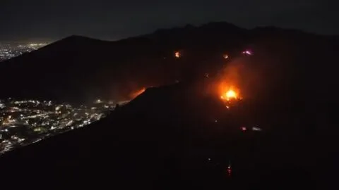 Incendio de grandes dimensiones moviliza a brigadas en Tlalnepantla