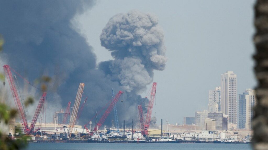 Irán acusa agresión militar criminal y promete "respuesta con fuerza" contra Israel y Estados Unidos