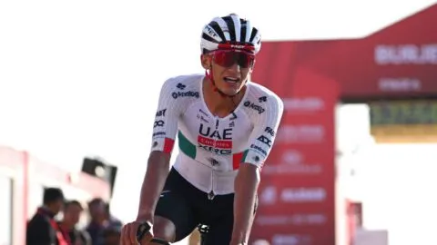 Isaac del Toro recupera el liderato en la sexta etapa y queda a un paso del título en el UAE Tour 2026