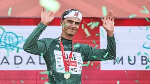 Isaac del Toro sigue segundo en la general del UAE Tour 2026 después de la etapa 4