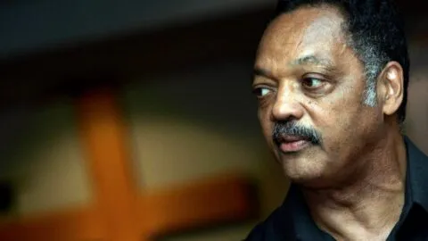 ¿Quién fue Jesse Jackson? El pastor que abrió el camino a la primera presidencia afroamericana en EE.UU.