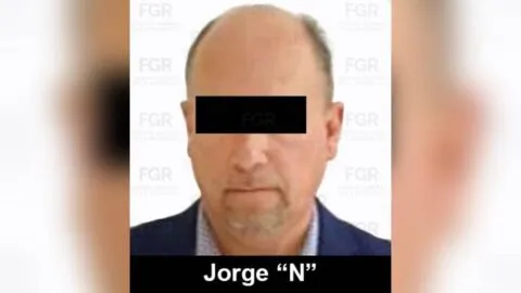 FGR aprehende a contador de Emilio Lozoya por presunta evasión de ISR