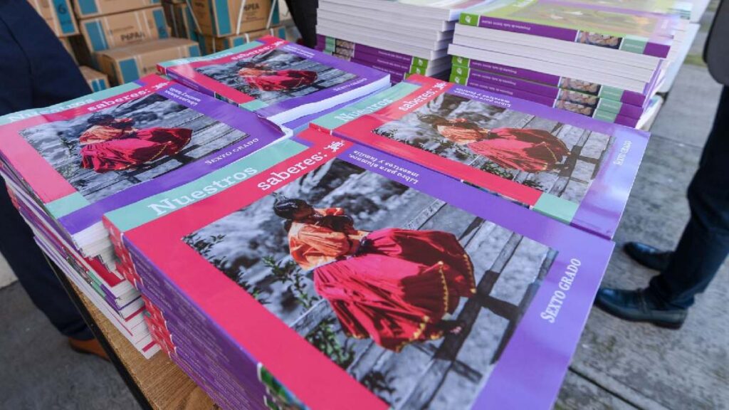 Libros de texto no van a cambiar”, asegura Claudia Sheinbaum tras polémica con Marx Arriaga