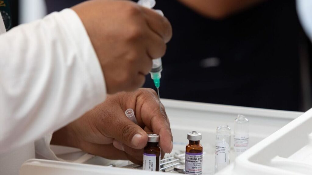 Así funcionarán los Macrocentros de Vacunación por sarampión en CDMX