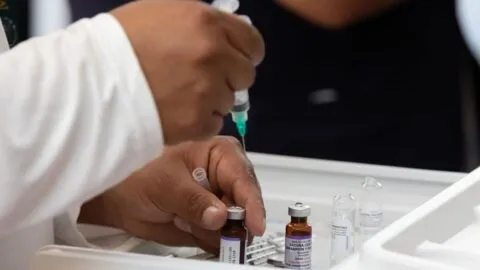 Anuncian macrocentros de vacunación contra sarampión en CDMX: ¿cuántos se instalarán?