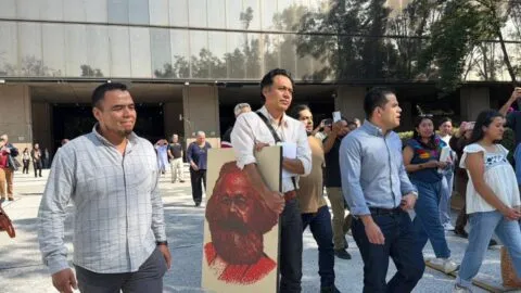 Marx Arriaga deja la SEP tras cuatro días “atrincherado” en su oficina