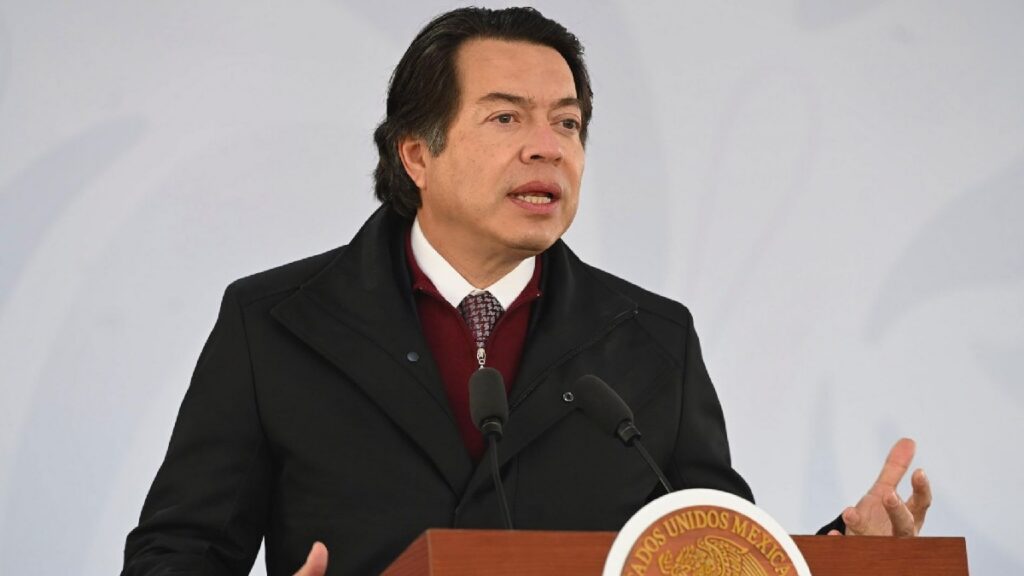 Marx Arriaga rechazó otros cargos previo a destitución por libros de texto, asegura Mario Delgado.