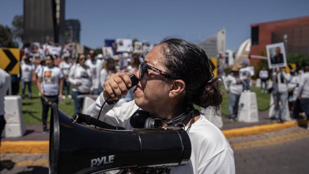 Familiares de turistas desaparecidos en Sinaloa convocan a marcha.