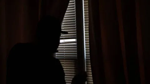 "Es inhumano vivir así, como prisionero en su propia casa": familia mexicana lleva dos meses encerrada por miedo al ICE