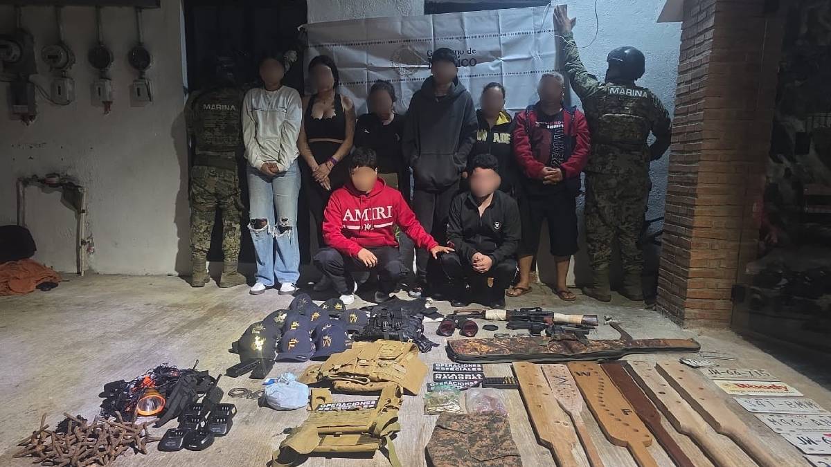 Detienen a ocho en Puerto Vallarta y les aseguran arsenal - UnoTV