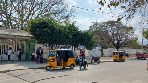 Menor de edad da a luz en el baño de una preparatoria en Chiapas