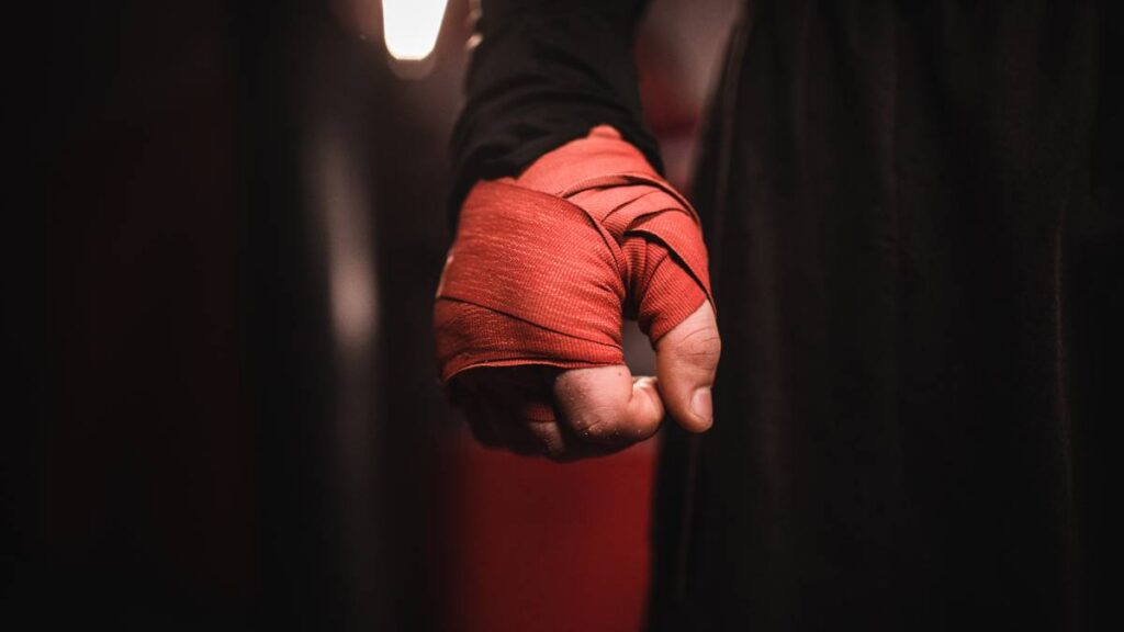 El peleador de MMA se rompió el radio y el cúbito