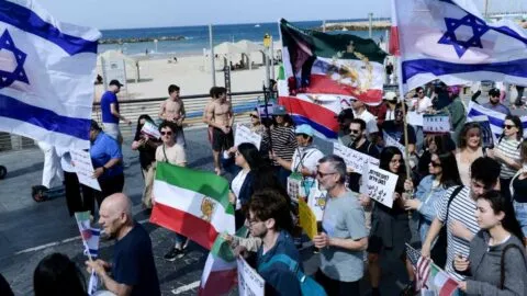 SRE llama a evitar viajes a Irán e Israel por tensión en Medio Oriente