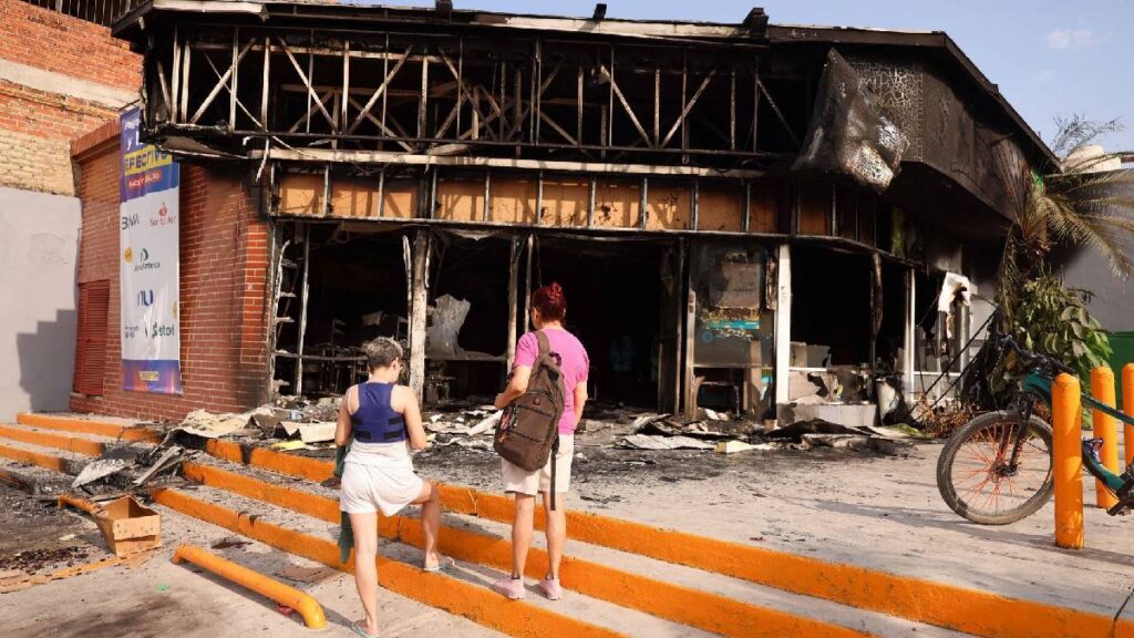 poco-a-poco-amanece-jalisco-con-actividad-comercial-transporte