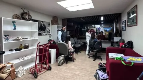 Por qué Marx Arriaga no deja su oficina en la SEP tras su destitución