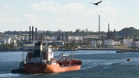 Rusia continuará suministrando petróleo a Cuba pese a las amenazas de Trump